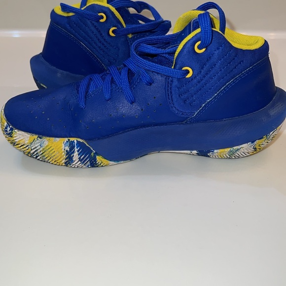 Under Armour - Picture 8 of 9